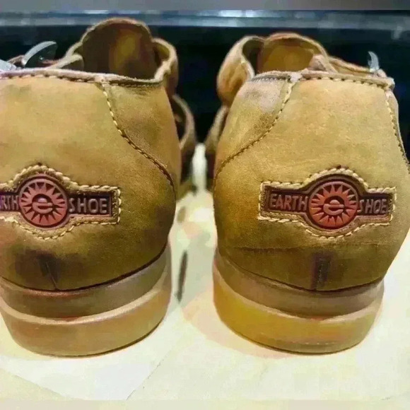 Earth shoes “Heather” VINTAGE!  Size: 7, leather with rubber soles.  Great shoes - Picture 5 of 6